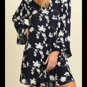 Umgee black & white floral semi sheer trapeze dress Size small